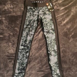 Under Armour compression leggings
